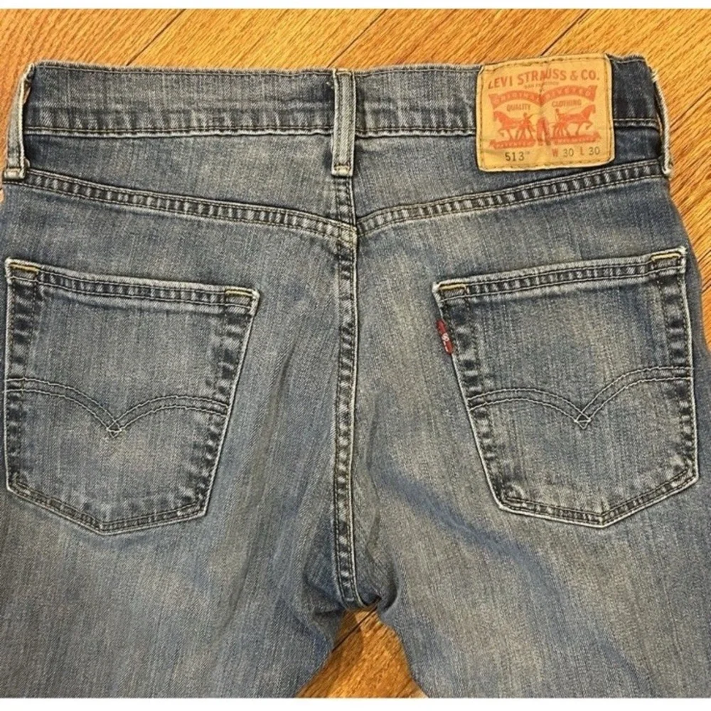 Vintage Levi's 513 Medium Wash Men's 30 X‎ 30 Straight Leg  Mid Rise Workwear